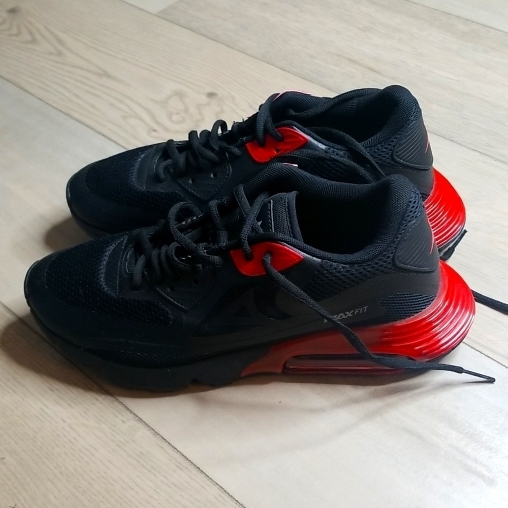PIRMA max fit Mens sneakers NWOT